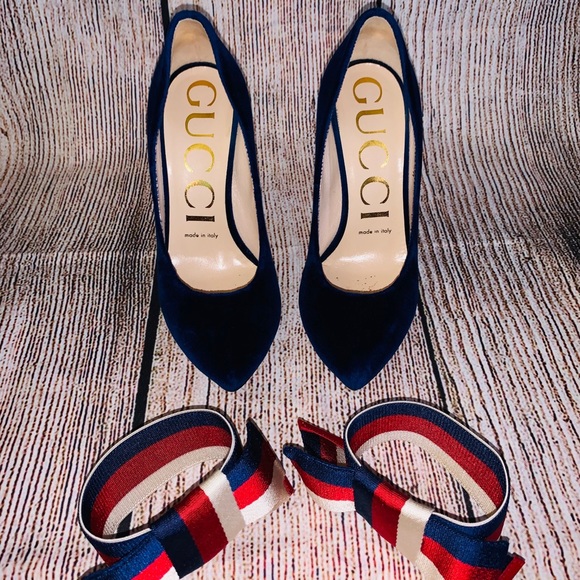 Blue Gucci Suede Pump W/ Removable Bow - Picture 2 of 7